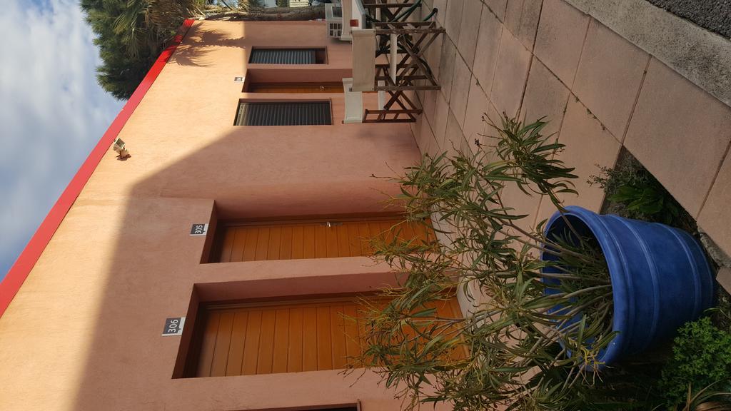Hotel L'Hacienda Martigues Exterior foto