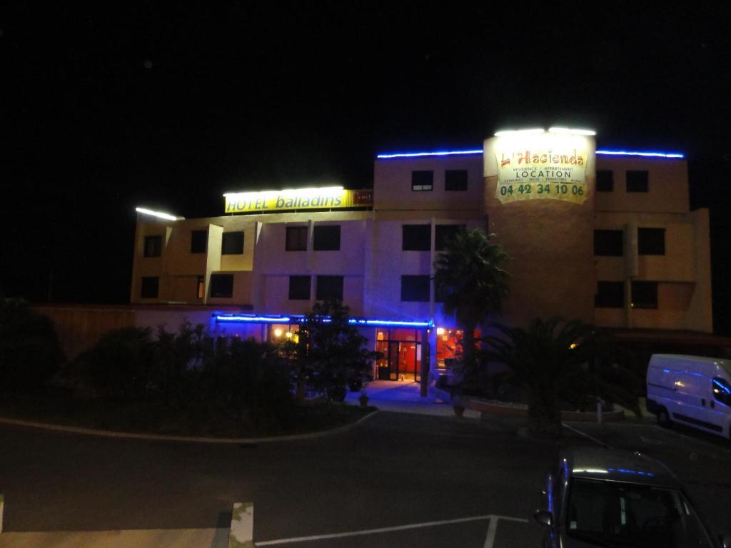 Hotel L'Hacienda Martigues Exterior foto